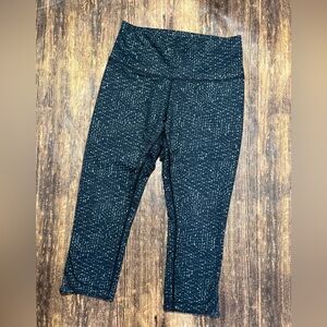 Lululemon size 10 Inspire Tight Samba Snake Battleship Black Cropped